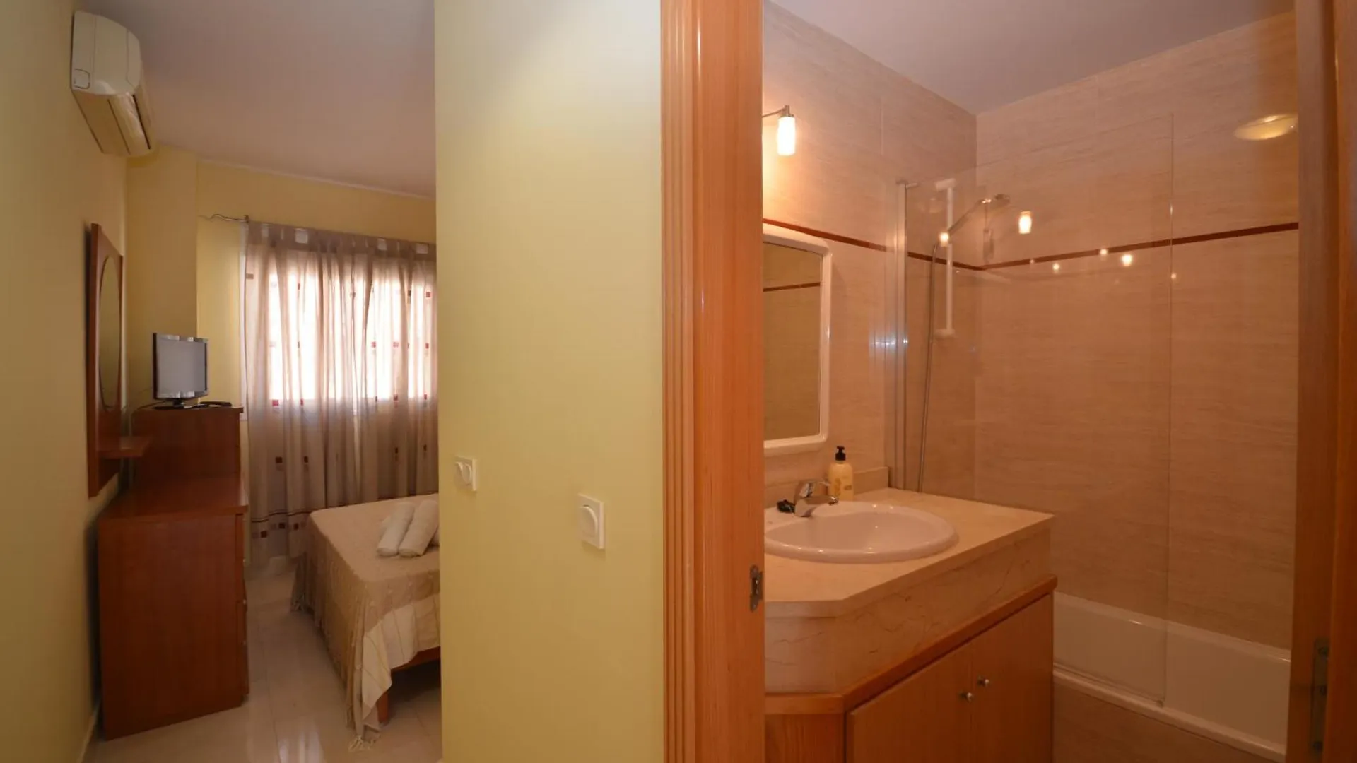 Antonio Millon 27 Apartment Nerja Spain